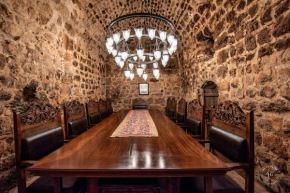 Kasr-i Nehroz Hotel